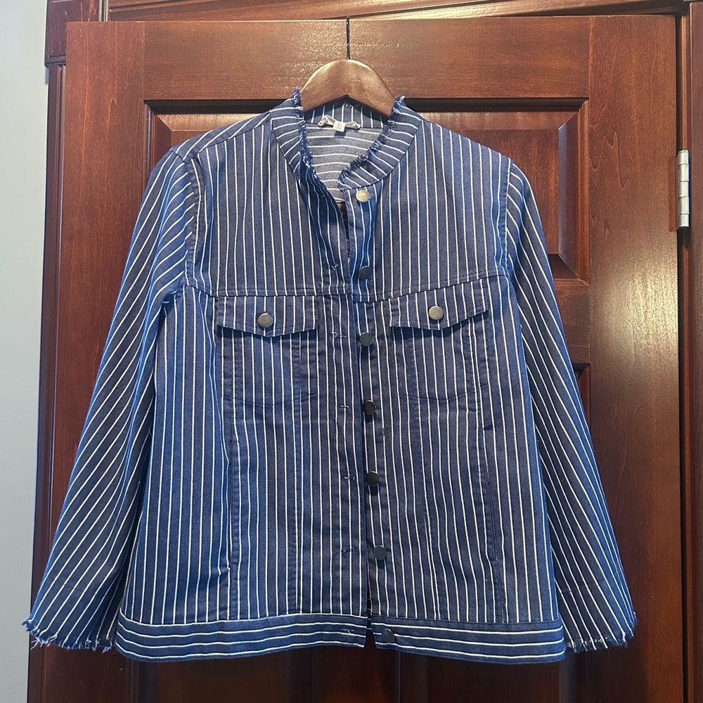 Easel Los Angeles Blue Stripe Frayed Collar and Cuffs Denim Jacket Medium